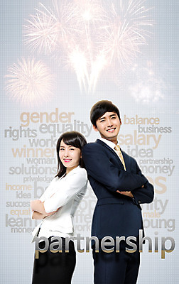 PSD 편집이미지 여자 남자 폭죽 서기 상반신 20대 성인 두명 옆모습 팔짱 한국인 등맞대기 비즈니스맨 비즈니스우먼 동료 이미지편집 뷰포인트 비즈니스 관계 모션 사람 동양인 청년 직장인 파일형식