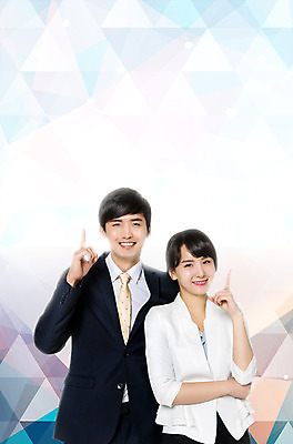 PSD 편집이미지 여자 남자 서기 미소 손짓 상반신 20대 성인 두명 앞모습 한국인 비즈니스맨 비즈니스우먼 동료 이미지편집 뷰포인트 비즈니스 관계 모션 표정 사람 동양인 청년 직장인 파일형식