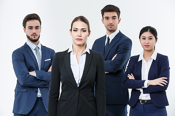 포토 JPG 스튜디오촬영 서양인 외국인 여자 남자 실내 서기 동양인 정장 여러명 상반신 20대 성인 앞모습 팔짱 비즈니스맨 비즈니스우먼 동료 리더 팀장 국내포토 옷 뷰포인트 다수 비즈니스 관계 모션 사람 인종 청년 내부 직장인 파일형식