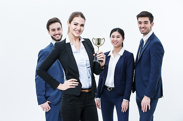 포토 JPG 스튜디오촬영 서양인 외국인 여자 남자 실내 서기 웃음 동양인 정장 여러명 상반신 20대 성인 앞모습 비즈니스맨 비즈니스우먼 동료 리더 팀장 국내포토 옷 뷰포인트 다수 비즈니스 관계 모션 표정 사람 인종 청년 내부 직장인 파일형식