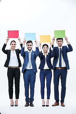 포토 JPG 스튜디오촬영 전신 서양인 외국인 배너 여자 남자 사각프레임 광고판 알림판 실내 서기 웃음 들기 동양인 정장 여러명 20대 성인 앞모습 비즈니스맨 비즈니스우먼 동료 국내포토 옷 뷰포인트 다수 비즈니스 관계 모션 프레임 표정 사람 인종 청년 내부 사각형 직장인 판 파일형식