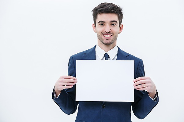 포토 JPG 스튜디오촬영 서양인 외국인 배너 남자 사각프레임 광고판 알림판 실내 한명 서기 웃음 들기 정장 상반신 20대 성인 앞모습 비즈니스맨 성인남자한명만 국내포토 1 옷 뷰포인트 비즈니스 모션 프레임 표정 사람 인종 청년 내부 사각형 직장인 판 남자한명만 성인남자만 파일형식