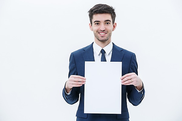 포토 JPG 스튜디오촬영 서양인 외국인 배너 남자 사각프레임 광고판 알림판 실내 한명 서기 웃음 들기 정장 상반신 20대 성인 앞모습 비즈니스맨 성인남자한명만 국내포토 1 옷 뷰포인트 비즈니스 모션 프레임 표정 사람 인종 청년 내부 사각형 직장인 판 남자한명만 성인남자만 파일형식