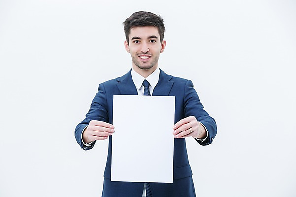 포토 JPG 스튜디오촬영 서양인 외국인 배너 남자 사각프레임 광고판 알림판 실내 한명 서기 웃음 들기 정장 상반신 20대 성인 앞모습 비즈니스맨 성인남자한명만 국내포토 1 옷 뷰포인트 비즈니스 모션 프레임 표정 사람 인종 청년 내부 사각형 직장인 판 남자한명만 성인남자만 파일형식