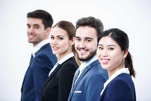 포토 JPG 스튜디오촬영 서양인 외국인 여자 남자 실내 서기 웃음 동양인 정장 여러명 상반신 20대 성인 옆모습 아웃포커스 비즈니스맨 비즈니스우먼 동료 국내포토 옷 뷰포인트 다수 비즈니스 관계 모션 촬영기법 표정 사람 인종 청년 내부 직장인 파일형식