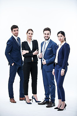 포토 JPG 스튜디오촬영 전신 서양인 외국인 여자 남자 실내 서기 웃음 동양인 정장 여러명 20대 성인 앞모습 비즈니스맨 비즈니스우먼 동료 국내포토 옷 뷰포인트 다수 비즈니스 관계 모션 표정 사람 인종 청년 내부 직장인 파일형식