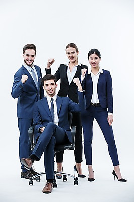 포토 JPG 스튜디오촬영 전신 서양인 외국인 여자 남자 의자 실내 서기 웃음 앉기 동양인 정장 여러명 20대 성인 앞모습 파이팅 다리꼬기 비즈니스맨 비즈니스우먼 동료 리더 팀장 국내포토 옷 뷰포인트 가구 다수 비즈니스 관계 모션 표정 사람 인종 청년 내부 직장인 파일형식