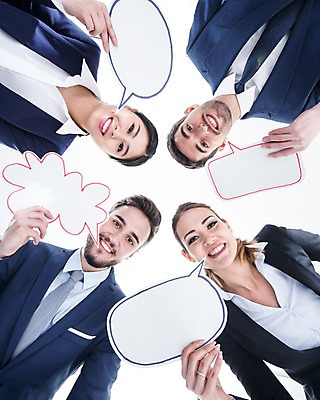 포토 JPG 스튜디오촬영 서양인 외국인 여자 남자 로우앵글 말풍선 실내 서기 웃음 동양인 정장 여러명 상반신 20대 성인 비즈니스맨 비즈니스우먼 동료 국내포토 옷 뷰포인트 다수 비즈니스 관계 모션 표정 사람 인종 청년 내부 직장인 파일형식
