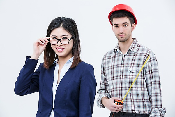 포토 JPG 스튜디오촬영 서양인 외국인 여자 남자 안경 실내 줄자 서기 웃음 상반신 20대 성인 두명 앞모습 비즈니스우먼 안전모 정비공 국내포토 잡화 뷰포인트 비즈니스 모션 표정 자 사람 인종 청년 내부 직장인 기술자 헬멧 안전장비 파일형식