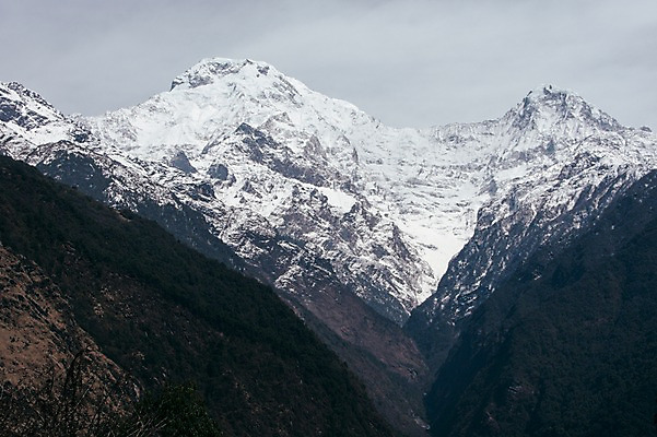 포토 JPG 주간 해외풍경 자연 하늘 산 풍경 사람없음 야외 눈 만년설 네팔 히말라야 안나푸르나 국내포토 자연요소 해외 아시아 날씨 생태계 파일형식 산맥