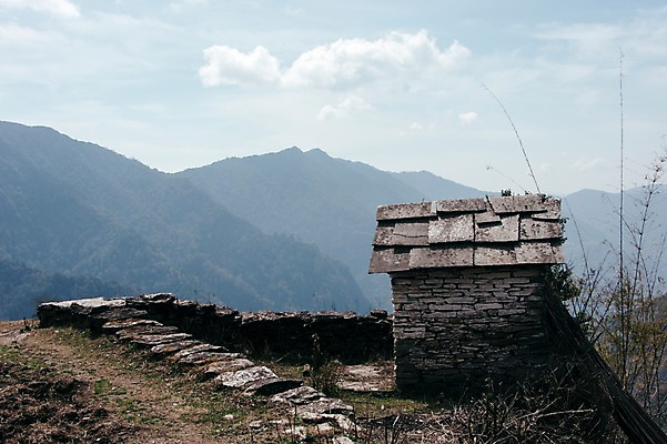 포토 JPG 주간 구름 해외풍경 자연 산 풍경 사람없음 야외 돌_바위 네팔 안나푸르나 국내포토 자연요소 해외 아시아 생태계 파일형식
