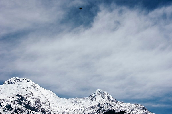 포토 JPG 주간 구름 해외풍경 자연 하늘 산 풍경 사람없음 야외 눈 만년설 네팔 히말라야 안나푸르나 국내포토 자연요소 해외 아시아 날씨 생태계 파일형식 산맥