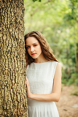 포토 JPG 주간 서양인 나무 공원 여자 파타야 태국 자연 한명 서기 상반신 20대 성인 야외 앞모습 아웃포커스 뷰티 기댐 숲 삼림욕 의료성형뷰티 성인여자한명만 국내포토 자연요소 외국인 식물 1 공공시설 아시아 뷰포인트 모션 촬영기법 사람 청년 생태계 여자한명만 성인여자만 파일형식