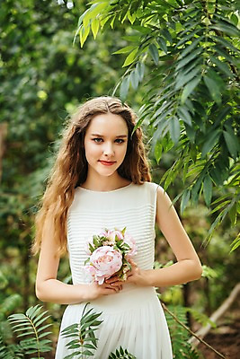 포토 JPG 주간 서양인 나무 공원 여자 꽃 파타야 태국 자연 한명 서기 미소 들기 상반신 20대 성인 야외 앞모습 아웃포커스 뷰티 숲 삼림욕 의료성형뷰티 성인여자한명만 국내포토 자연요소 외국인 식물 1 공공시설 아시아 뷰포인트 모션 촬영기법 표정 사람 청년 생태계 여자한명만 성인여자만 파일형식