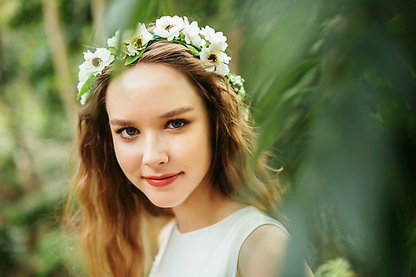 포토 JPG 주간 서양인 나무 공원 여자 파타야 태국 자연 한명 서기 미소 근접촬영 상반신 20대 성인 야외 옆모습 아웃포커스 뷰티 화관 숲 삼림욕 의료성형뷰티 성인여자한명만 국내포토 자연요소 외국인 식물 1 공공시설 꽃 아시아 뷰포인트 모션 촬영기법 표정 사람 청년 생태계 여자한명만 성인여자만 파일형식