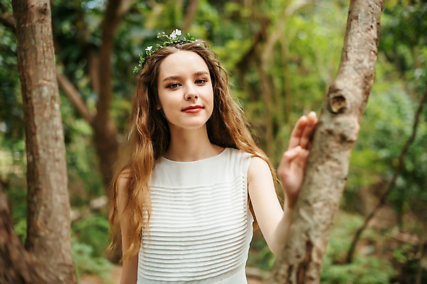 포토 JPG 주간 서양인 나무 공원 여자 파타야 태국 자연 한명 서기 미소 상반신 20대 성인 야외 앞모습 아웃포커스 뷰티 화관 잡기 숲 삼림욕 의료성형뷰티 성인여자한명만 국내포토 자연요소 외국인 식물 1 공공시설 꽃 아시아 뷰포인트 모션 촬영기법 표정 사람 청년 생태계 여자한명만 성인여자만 파일형식