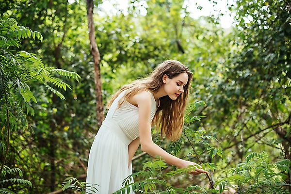 포토 JPG 주간 서양인 나무 응시 공원 여자 파타야 태국 자연 한명 서기 상반신 20대 성인 야외 옆모습 아웃포커스 뷰티 만지기 숲 삼림욕 의료성형뷰티 성인여자한명만 국내포토 자연요소 외국인 식물 1 시선 공공시설 아시아 뷰포인트 모션 촬영기법 사람 청년 생태계 여자한명만 성인여자만 파일형식