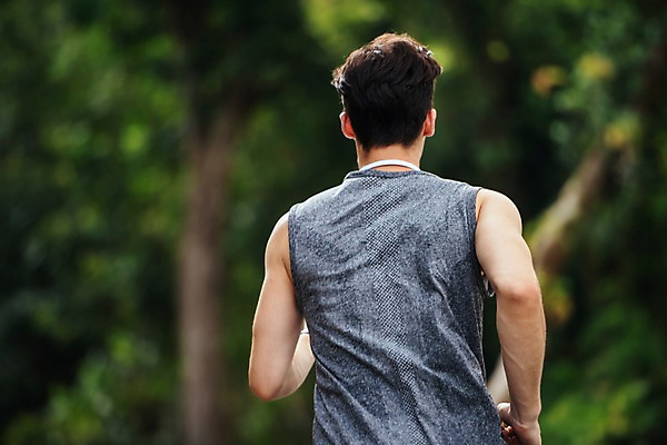 포토 JPG 주간 서양인 나무 공원 남자 길 스포츠 파타야 태국 건강 한명 상반신 20대 성인 야외 뒷모습 아웃포커스 운동복 달리기 조깅 운동 성인남자한명만 국내포토 자연요소 외국인 식물 1 옷 공공시설 아시아 뷰포인트 모션 촬영기법 사람 청년 남자한명만 성인남자만 파일형식