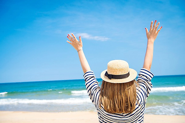 포토 JPG 주간 여자 행복 여유 바다 하늘 휴가 휴식 한명 서기 풍경 상반신 20대 성인 야외 일상 뒷모습 여름 손들기 여름풍경 즐거움 성인여자한명만 국내포토 자연요소 1 계절 감정 뷰포인트 컨셉 모션 사람 청년 라이프 여자한명만 성인여자만 파일형식 여름_계절