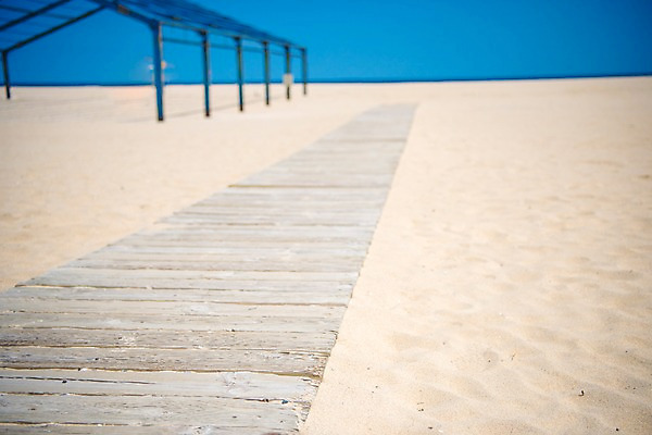 포토 JPG 주간 길 여유 모래 휴가 휴식 풍경 사람없음 야외 일상 아웃포커스 여름 모래사장 평화 여름풍경 편안함 국내포토 자연요소 계절 감정 바다 컨셉 촬영기법 라이프 감각 파일형식 여름_계절