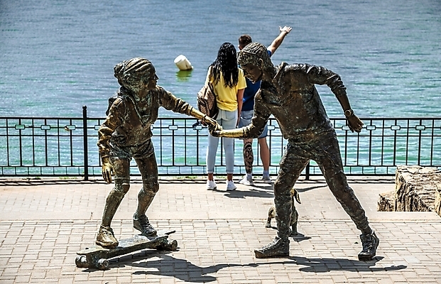 포토 JPG 해외이미지 커플 유럽 길 호수 조각 여행 건축양식 자연 풍경 사람없음 야외 건물 물 여름 도시풍경 조각상 연못 도시 센터 청동 타운 루마니아 공화국 해외202004 해외포토 자연요소 건축물 계절 건축 나라 관계 조형물 생태계 파일형식 이미지허브