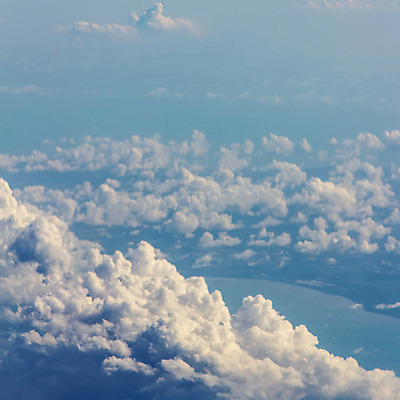포토 JPG 해외이미지 구름 백그라운드 자연 하늘 사람없음 파란색 우주 자유 흰색 정상 천국 넘어짐 수평선 해외202004 해외포토 자연요소 컬러 컨셉 모션 생태계 파일형식 이미지허브