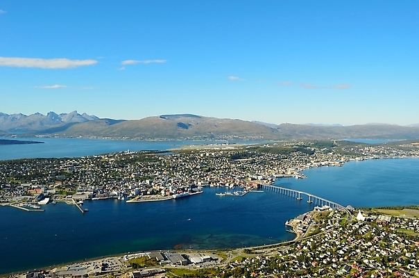포토 JPG 해외이미지 나무 계절 도로 모래 바다 섬 잎 자연 하늘 휴식 산 주택 따뜻함 파노라마 노르웨이 그림자 협상 이끼 풍경 해변 사람없음 야외 초록색 물 파란색 빛 햇빛 갈색 맑음 힘 활발 가을 조약돌 바위 도시 뜨거움 원형 보트 숲 연결 시원함 북극 만족 장면 북쪽 내추럴 강렬 깊이 북극해 환상 해외202004 해외포토 자연요소 도형 식물 감정 유럽 길 컬러 컨셉 배_교통 비즈니스 교통시설 날씨 촬영기법 건물 태양 돌_바위 극지방 방향 생태계 파일형식 이미지허브