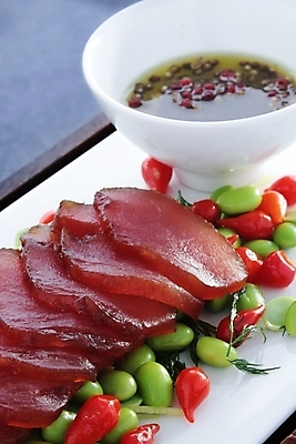 포토 JPG 해외이미지 그릇 어류 사람없음 식사 저녁식사 참치 먹기 날것 건강식 점심식사 해외202004 해외포토 식기 음식 모션 수중동물 파일형식 이미지허브