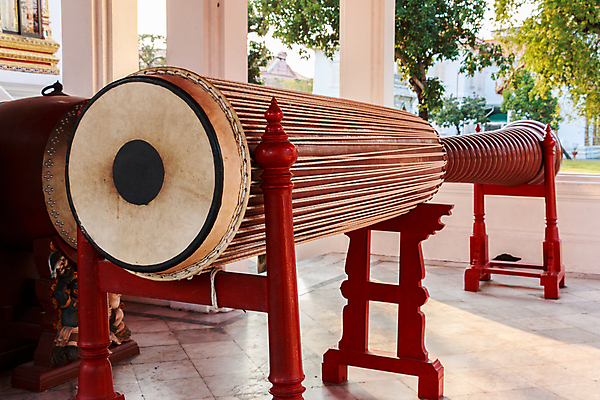 포토 JPG 해외이미지 전통 디자인 아시아 종교 문화 음악 백그라운드 불교 건축양식 태국 사람 동양인 사람없음 건물 목재 장식 일본 중국 골동품 흰색 기도 사찰 큼 악마 드럼 거인 나쁜 뮤지컬 스타일 해외202004 해외포토 나무 건축물 건축 나라 컬러 재료 종교건축 문화예술 타악기 인종 크기 파일형식 이미지허브