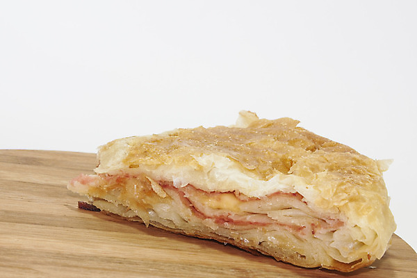 포토 JPG 해외이미지 1 전통 유럽 문화 음식 조각 부분 치즈 육류 요리 사람없음 케이크 식사 저녁식사 빵집 맛 아침식사 굽기 햄 슬라이스 브런치 퍼프 롤 점심식사 발칸반도 페스츄리 피타 핸드메이드 해외202004 튀르키예 해외포토 나라 아시아 빵 컨셉 식재료 디저트 유제품 상점 구이 파일형식 이미지허브