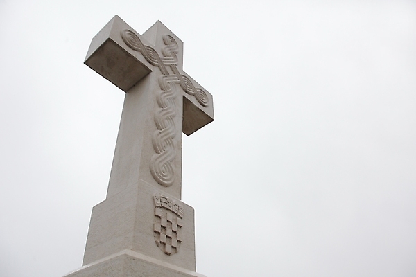 포토 JPG 해외이미지 종교 십자가 하늘 사람없음 교회 흰색 큼 대리석 크로아티아 해외202004 해외포토 유럽 컬러 재료 종교건축 건물 크기 파일형식 이미지허브