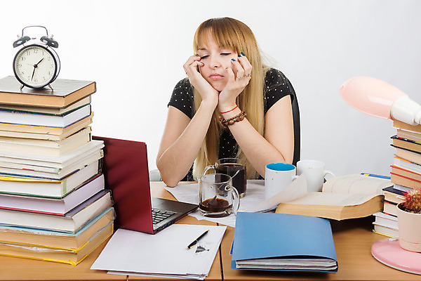 포토 JPG 해외이미지 학생 교육 감정 안경 커피 음료 피곤 한명 책 노트북 강사 교사 고통 시험 모임 침대 잠 업무 수비 차 보호 야간 졸업장 건축가 가난 강의 자르기 폴더 하품 바둑 통과 부족 고립 프로젝트 많음 해외202004 해외포토 자연요소 직업 1 잡화 가구 컨셉 졸업 모션 놀이 사람 전자제품 작업 파일 생리현상 파일형식 이미지허브