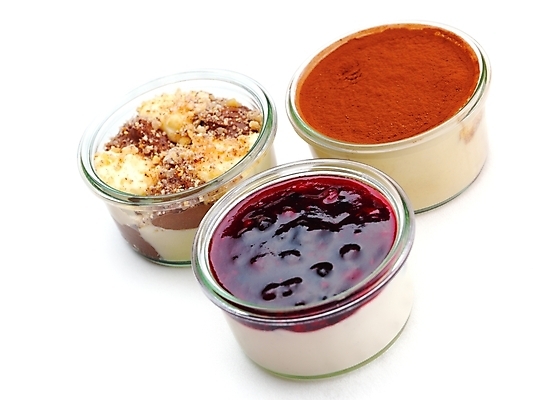 포토 JPG 해외이미지 실내 종류 사람없음 다양 세개 흰배경 푸딩 해외202004 해외포토 다수 백그라운드 디저트 3 내부 흰색 파일형식 이미지허브