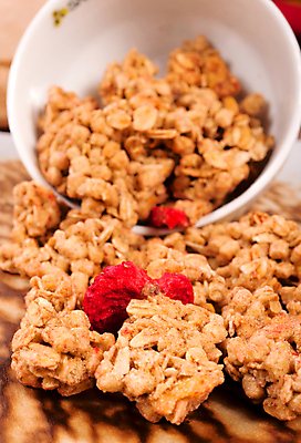 포토 JPG 해외이미지 접시 열매 음식 조각 다이어트 오렌지 과일 아침 건강 옥수수 사람없음 컵 컬러풀 노란색 숟가락 식사 에너지 흰색 신선 달콤 아침식사 상품 낟알 시리얼 유기농 냅킨 섬유 건포도 뮤즐리 귀리 해외202004 해외포토 주간 식물 식기 웰빙 컬러 포도 곡류 수저 직물 맛 건과일 파일형식 이미지허브