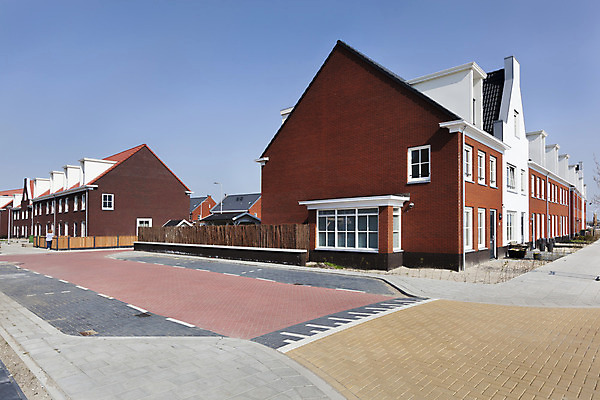 포토 JPG 해외이미지 외관 건축양식 지붕 새로움 거리 주택 사람없음 건물 재산 클래식 향수 장면 지역 타운 개발 줄서기 스타일 해외202004 해외포토 건축물 건축 컨셉 모션 금융 화장품 도시 파일형식 이미지허브