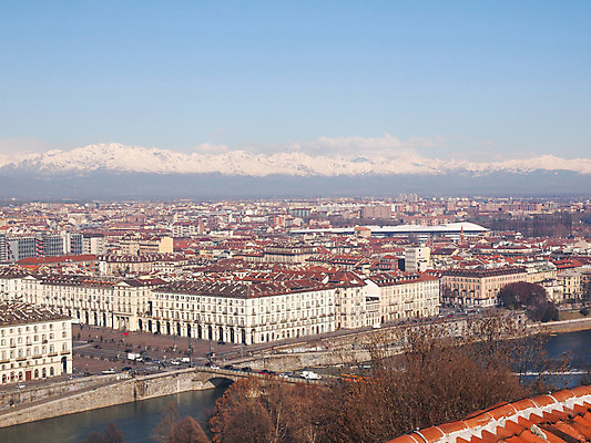 포토 JPG 해외이미지 유럽 안테나 파노라마 사람없음 이탈리아 도시 언덕 장면 타운 스카이라인 산기슭 두더지 피에몬테 몬테카를로 해외202004 해외포토 나라 통신 산 촬영기법 모나코 파일형식 이미지허브