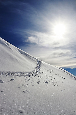 포토 JPG 해외이미지 여행 겨울 자연 스키 산 파노라마 그림자 풍경 사람없음 야외 빛 햇빛 태양 일출 얼음 일몰 이탈리아 트래킹 추위 광선 흰색 서리 눈내림 해외202004 해외포토 자연요소 계절 유럽 컬러 레저 겨울스포츠 눈_날씨 촬영기법 노을 생태계 파일형식 이미지허브