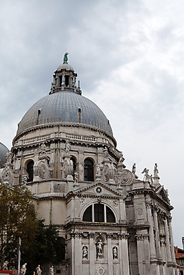 포토 JPG 해외이미지 외관 건축양식 지붕 미술 사람없음 교회 이탈리아 베네치아 경례 마리아 바로크 바실리카 해외202004 해외포토 건축 유럽 종교 종교건축 문화예술 건물 인사 파일형식 이미지허브