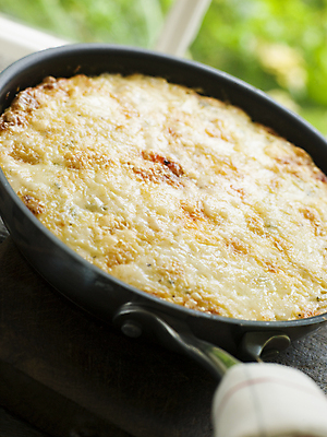 포토 JPG 해외이미지 음식 양파 치즈 유제품 감자 실내 요리 사람없음 내부 주방 계란 식사 바 프라이팬 레시피 오믈렛 점심식사 스페인어 타파스 해외202004 해외포토 채소 주방용품 알 애피타이저 계란요리 파일형식 이미지허브