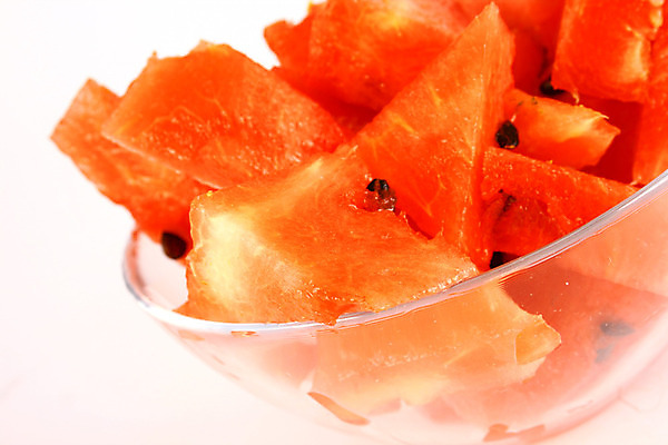 포토 JPG 해외이미지 행복 어린이 음식 컨셉 셔츠 과일 수박 건강 소년 사람없음 빨간색 초록색 물 여름 주스 봄 아기 신선 잡기 멜론 먹기 토막 걸음마 고립 해외202004 해외포토 자연요소 계절 남자 감정 음료 컬러 상의 모션 사람 파일형식 이미지허브