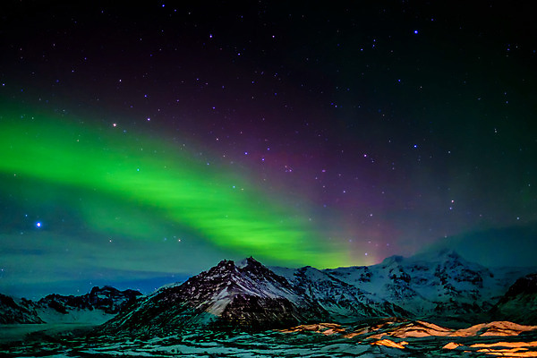포토 JPG 해외이미지 별 겨울 자연 하늘 바람 날씨 전등 산 아이슬란드 풍경 사람없음 야외 초록색 빛 태양 얼음 추위 춤 황무지 분위기 야간 북극 호기심 봉 천문학 북쪽 남쪽 오로라 내추럴 현상 해외202004 해외포토 자연요소 계절 교육 감정 유럽 컬러 컨셉 자연현상 문화예술 조명 극지방 방향 생태계 파일형식 이미지허브