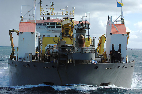 포토 JPG 해외이미지 구름 사람없음 환경 만 함선 운하 유조선 해외202004 해외포토 자연요소 배_교통 파일형식 이미지허브