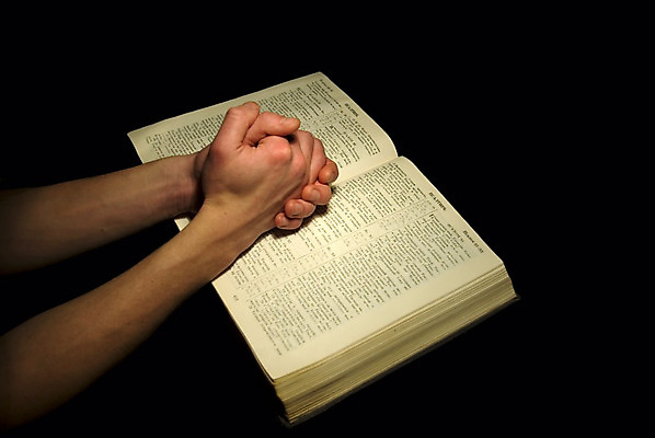 포토 JPG 해외이미지 기독교 종교 가족 관리 사람없음 믿음 성경 기도 하트 예수 영혼 신성 천국 복음 사실 신앙심 지옥 해외202004 해외포토 모양 감정 종교용품 관계 신_종교 파일형식 이미지허브