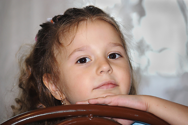 포토 JPG 해외이미지 모델 어린이 포즈 백그라운드 한명 사람 파마 해외202004 해외포토 1 헤어스타일 파일형식 이미지허브