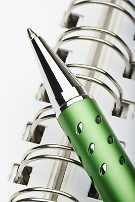 포토 JPG 해외이미지 종이 비즈니스 나선형 사람없음 책 사무실 펜 볼펜 다이어리 쪽지 공책 흰색 공구 업무 편지지 준비 페이지 조언 해외202004 해외포토 컬러 무늬 문구용품 필기구 사무용품 도구 작업 편지 파일형식 이미지허브