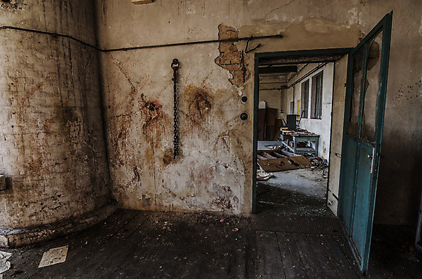 포토 JPG 해외이미지 산업 도로 창문 공장 유리 주택 이야기 굴뚝 사람없음 건물 탑 기계 방 장비 탐험 직물 수술 역사 제조 상품 빌라 회의실 시설 천연기념물 발견 떠남 무인 옛날 파멸 해외202004 해외포토 건축물 길 컨셉 공업 의학 교통시설 모션 재질 치료 파일형식 소멸 이미지허브