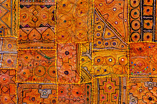 포토 JPG 해외이미지 전통 손 디자인 꽃 아시아 백그라운드 컨셉 패턴 오렌지 부분 추상 매달리기 미술 동양인 사람없음 장식 컬러풀 카펫 활발 수확 직물 황금 바느질 인도인 질감 자수 수공예 이국적 퀼트 핸드메이드 해외202004 해외포토 외국인 식물 나라 컬러 무늬 농업 과일 모션 문화예술 인종 신체부위 공예 파일형식 이미지허브