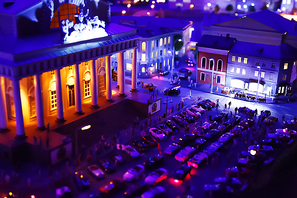 포토 JPG 해외이미지 야경 자동차 사람없음 건물 장난감 미니어처 도시 오브젝트 해외202004 해외포토 건축물 육상교통 모형 야간 파일형식 풍경_경치 이미지허브