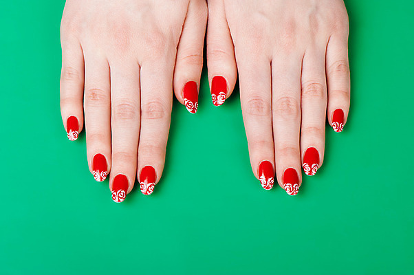 포토 JPG 해외이미지 백인 여자 2 손가락 건강 관리 손바닥 사람 성인 사람없음 치료 장식 빨간색 초록색 유행 희망 화장품 터치 잡기 화려 우아함 손톱관리 손톱 손목 피부 사인 쇼 광택 팔 프랑스어 고립 돌봄 시범 팁 아크릴 해외202004 해외포토 서양인 문자 손 감정 컬러 컨셉 의학 모션 재질 신체부위 뷰티 네일아트 파일형식 이미지허브