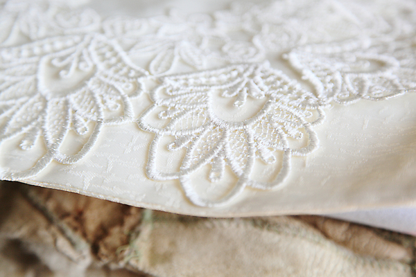 포토 JPG 해외이미지 전통 디자인 종이 문화 줄 스포츠 백그라운드 꽃무늬 패턴 탁자 바닥 주택 형상 미술 취미 사람없음 장식 가로 유행 골동품 식탁보 흰색 직물 면 화려 뜨개질 실 상품 묶기 심볼 질감 냅킨 복고 매듭 자수 찢어짐 구식 핸드메이드 회복 해외202004 해외포토 꽃 컬러 가구 컨셉 무늬 모션 문화예술 건물 파일형식 이미지허브